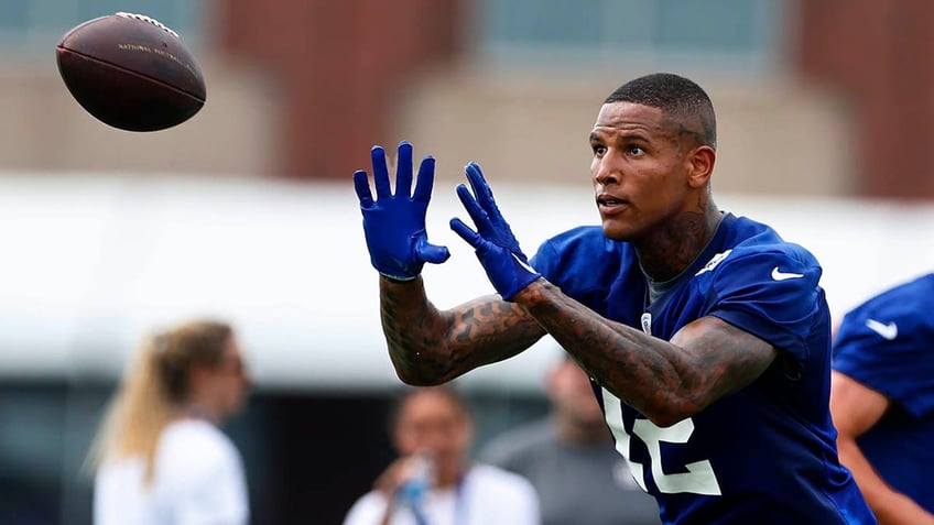 giants darren waller embracing high expectations relishing opportunity to play against cowboys