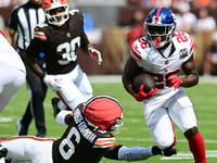 Giants' Devin Singletary makes late-game decision to avoid touchdown causing brutal bad beat for bettors