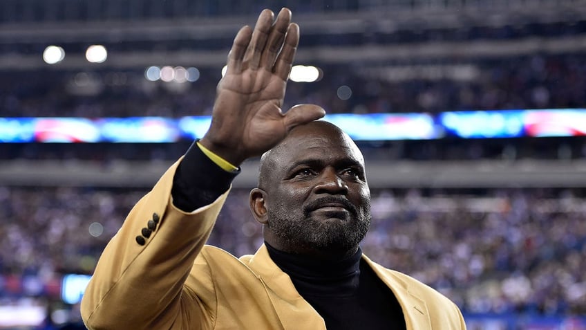 Lawrence Taylor at MetLife Stadium