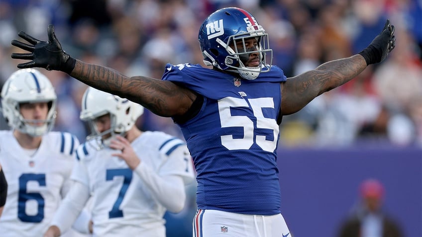 giants jihad ward not pleased with hard knocks portrayal of viral aaron rodgers moment