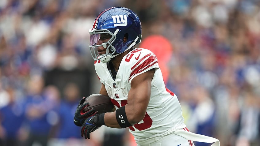 giants saquon barkley expected to be out several weeks after suffering ankle injury reports