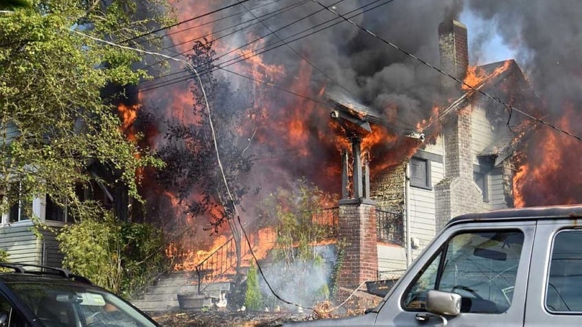 girl 11 survives house fire set by father that killed mother siblings police