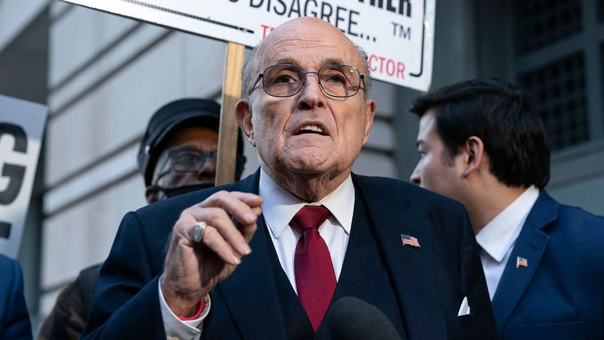 Giuliani outside DC courthouse