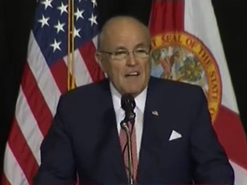 giuliani to fl trump rally only enthusiastic crowd hillary could draw would be a grand jury
