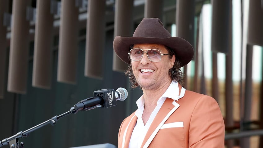 matthew mcconaughey speaking at university of texas 