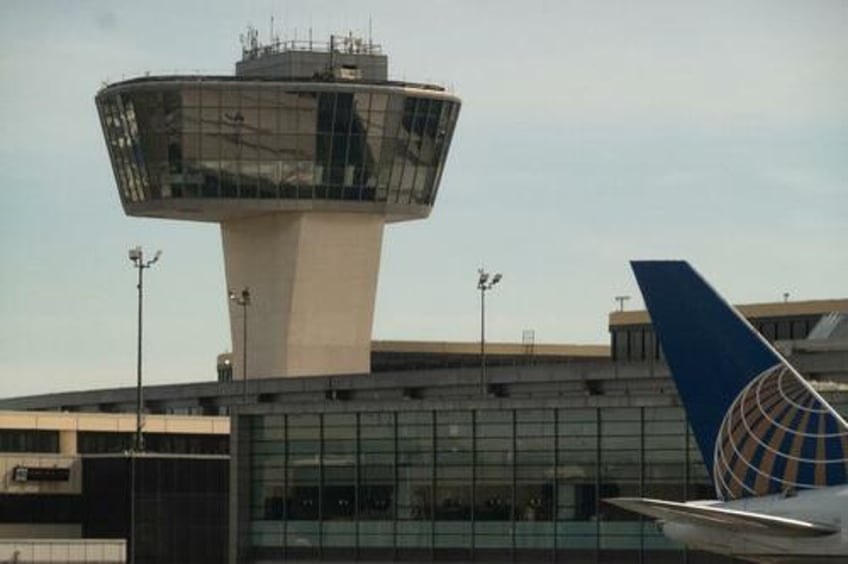 glitches in system duffy calls for urgent flight slowdown after newark outages