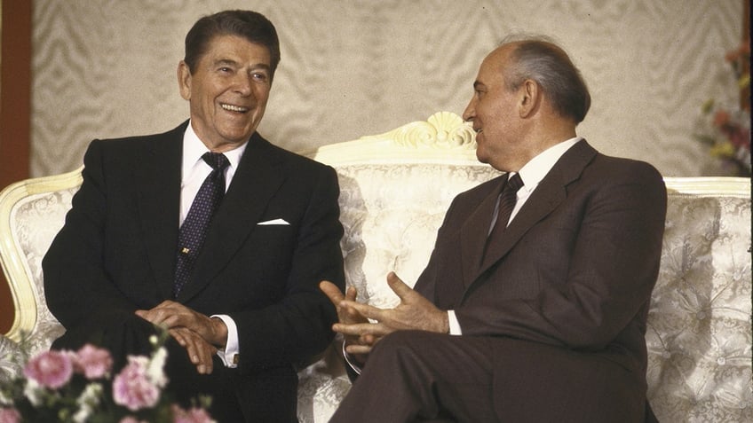 global crisis were stuck with biden heres what reagan 20 would do