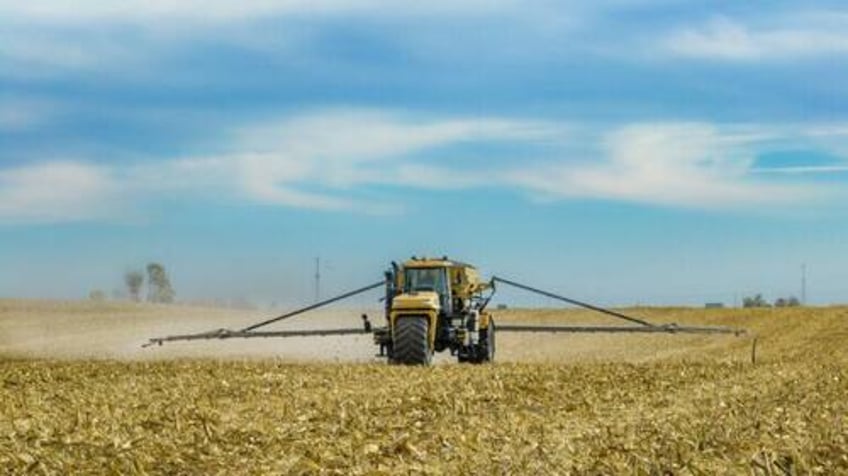 global fertilizer market thrown in chaos after mideast war shutters iran urea production