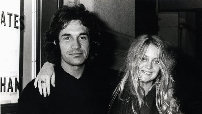 Bill Hudson and Goldie Hawn pose for a photo