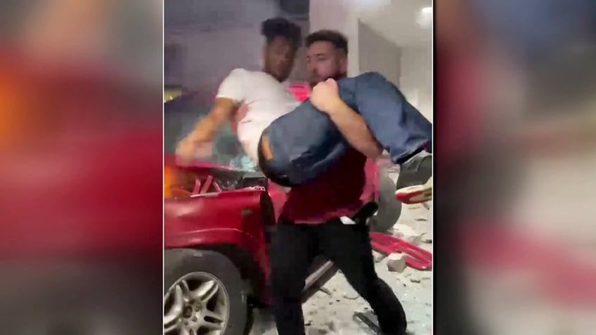 good samaritan pulls florida man from burning car