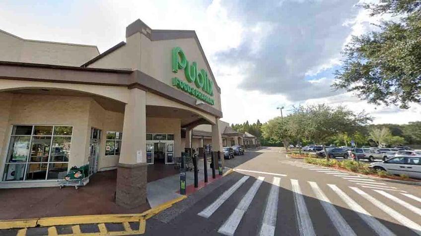 good samaritans save florida woman under attack by would be robber in publix parking lot sheriff