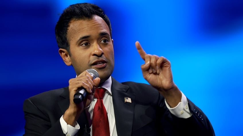 gop candidate vivek ramaswamy defends rival donald trump bad judgment is not the same thing as a crime