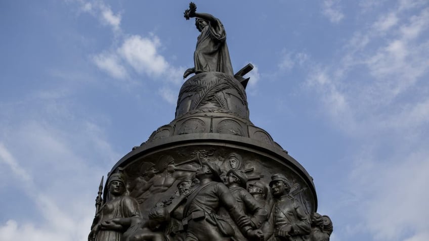 gop lawmakers demand pentagon stop removal of confederate memorial in arlington national cemetery