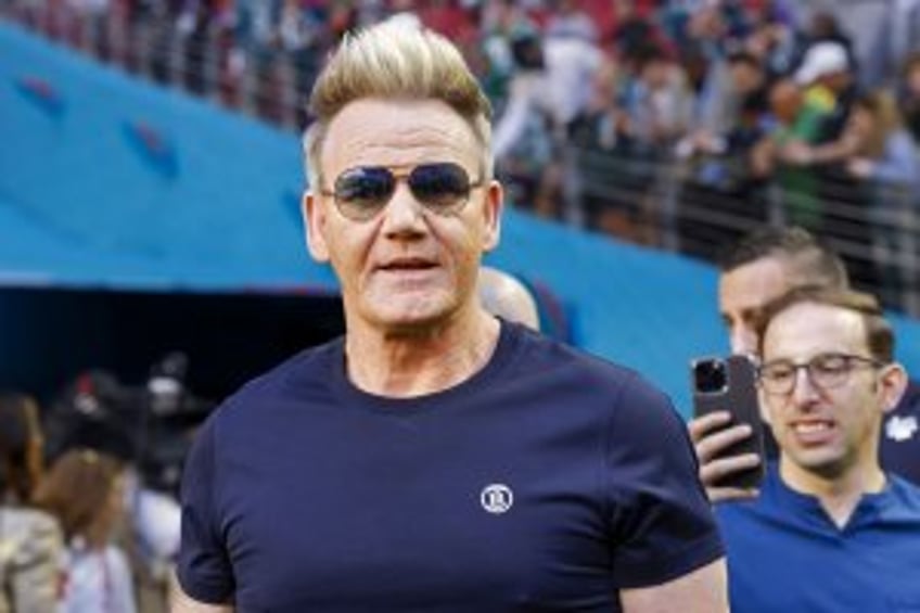 Gordon Ramsay sends back old oysters in Super Bowl 'Kitchen Nightmares'