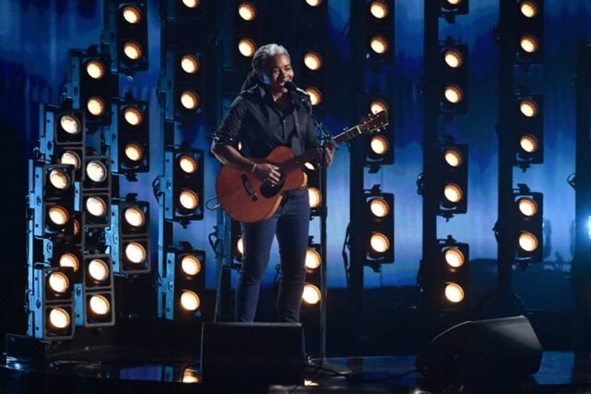 US singer-songwriter Tracy Chapman's performance of her hit 'Fast Car' with country artist Luke Combs earned a standing ovation