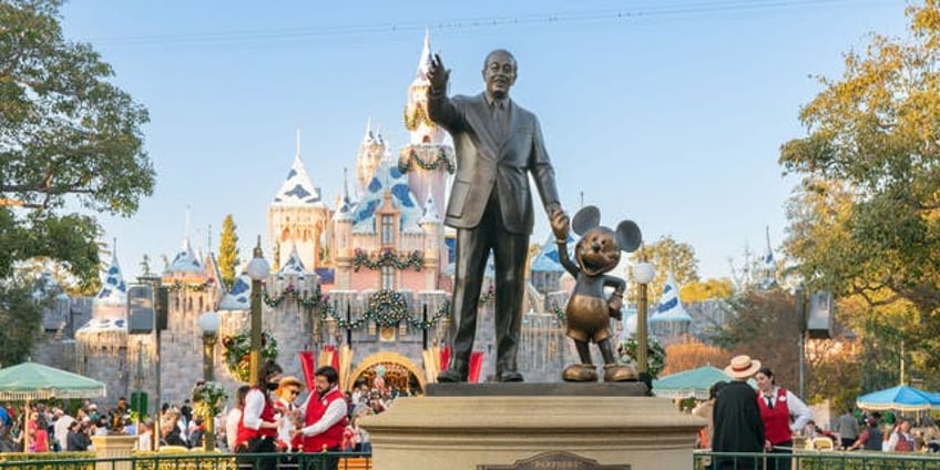 grandpa 81 attacked by disneyland security dog lawsuit