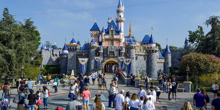 grandpa 81 attacked by disneyland security dog lawsuit