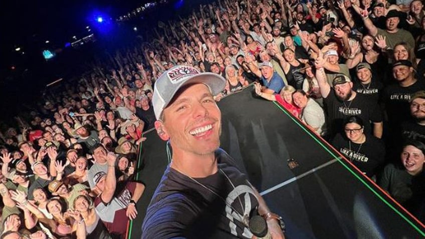 granger smith shares real reason hes leaving country music to join ministry as he posts pic from final show