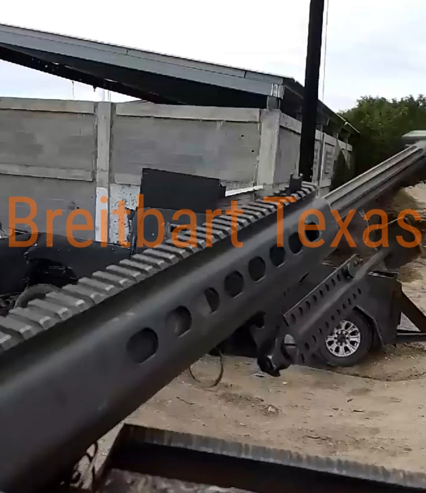 graphic photos mexican politicians ignore cartel shootouts in border state