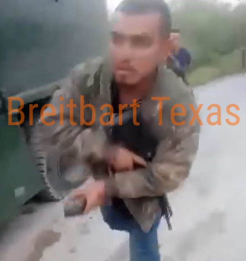 graphic photos mexican politicians ignore cartel shootouts in border state