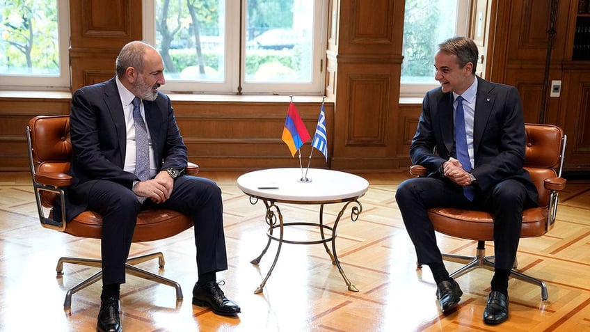 Kyriakos Mitsotakis, Nikol Pashinyan