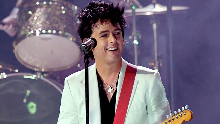 Billie Joe Armstrong performing