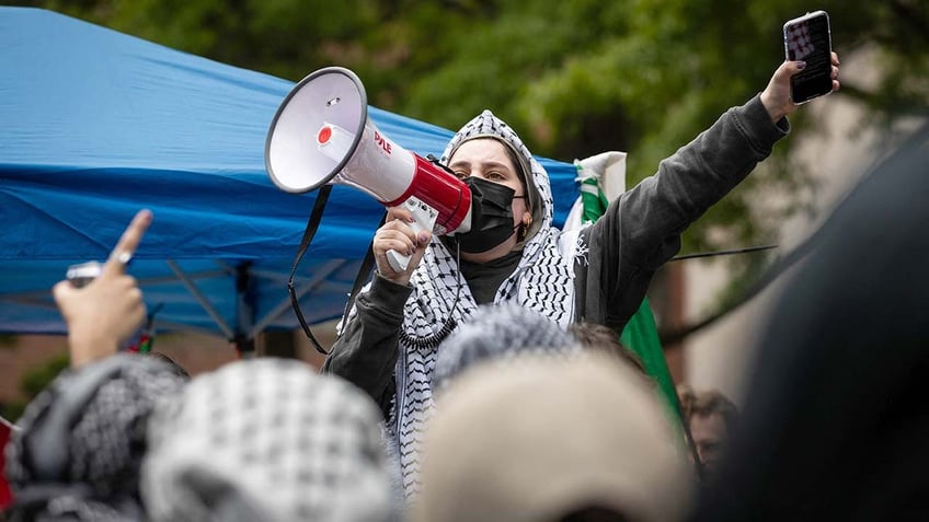 green party presidential candidate jill stein among 100 arrested protesting at washington university