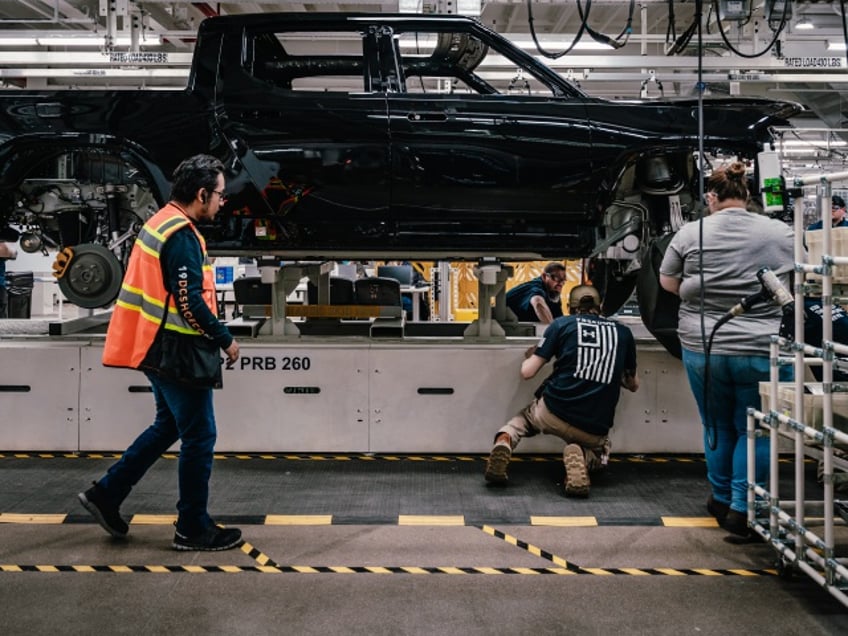 green trucks red ink rivian loses 33000 for every electric pickup sold