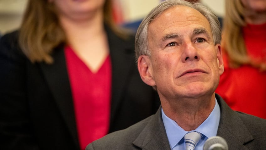 greg abbott brags of sending 35000 migrants to sanctuary cities says it provided critical relief to texans