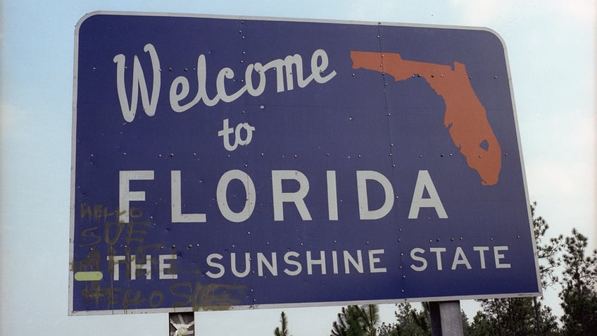 Welcome to Florida sign