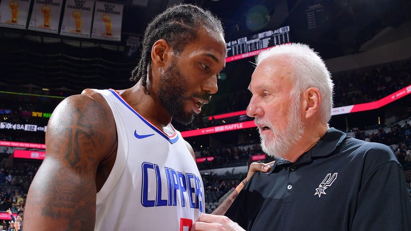 gregg popovich has no regrets over chastising crowd for booing kawhi leonard it was hateful