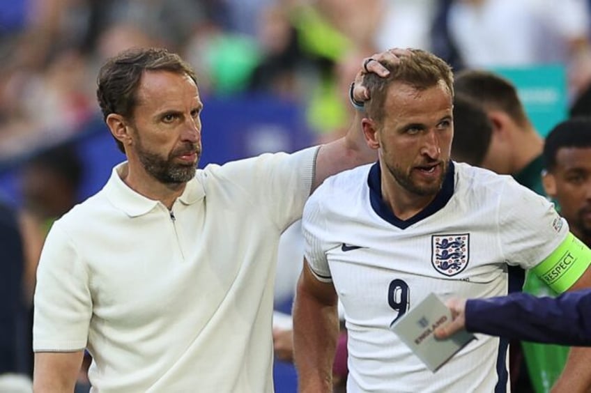 England's forward Harry Kane (R) has struggled this summer in Gareth Southgate side which