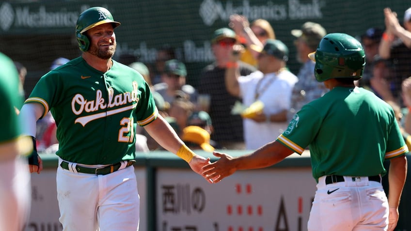 guardians name stephen vogt next manager