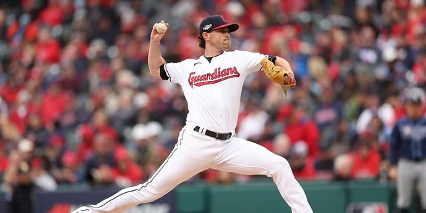 guardians shane bieber shut down from throwing for two weeks due to inflamed elbow