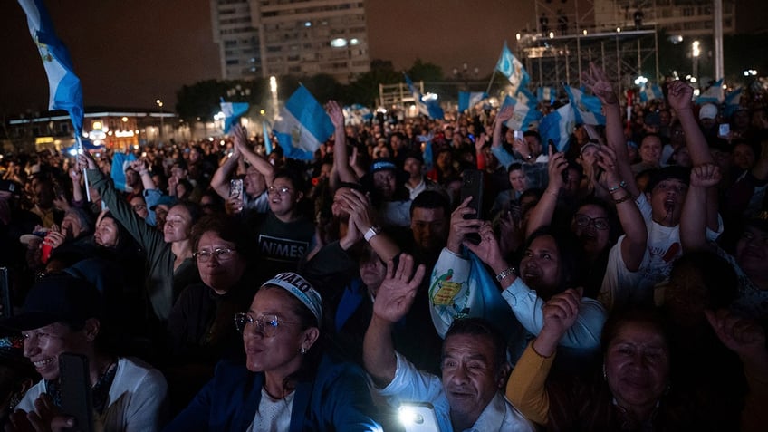 Arévalo supporters