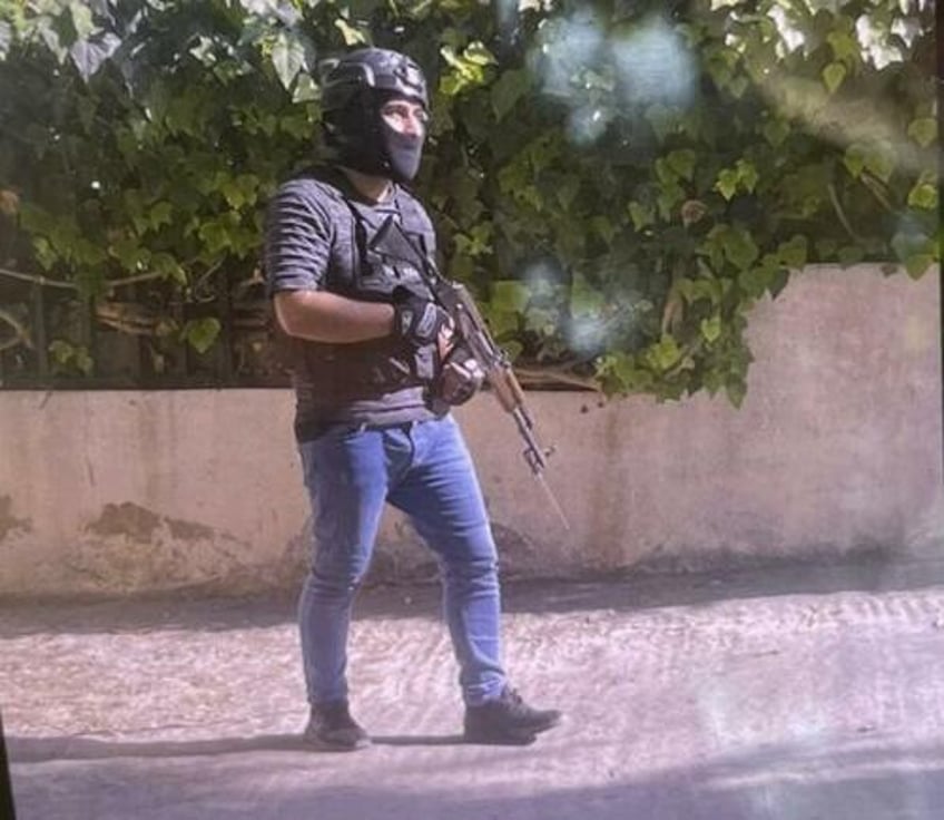 gunman captured after attack lengthy shootout at us embassy in beirut