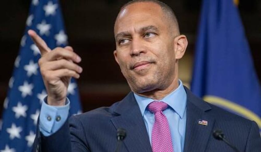 hakeem jeffries threatens to doxx ice agents compares them to nazis