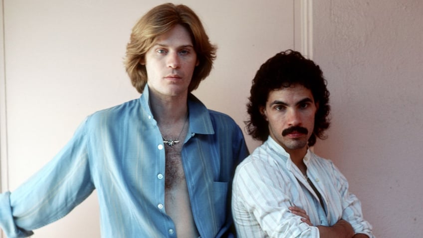 hall oates singer daryl hall granted restraining order against bandmate john oates