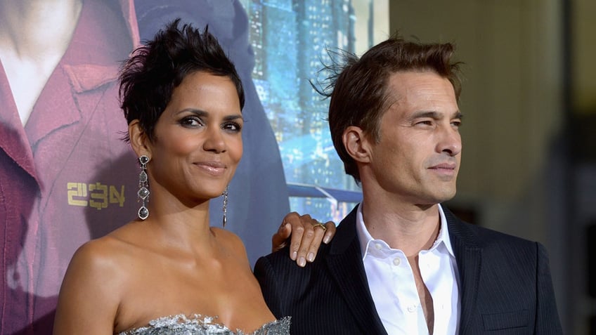 Halle Berry and Olivier Martinez posing together