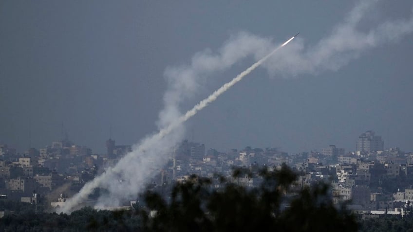 hamas preventing gaza residents from fleeing to safety palestinian activist says