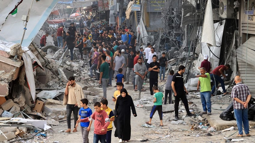 hamas preventing gaza residents from fleeing to safety palestinian activist says
