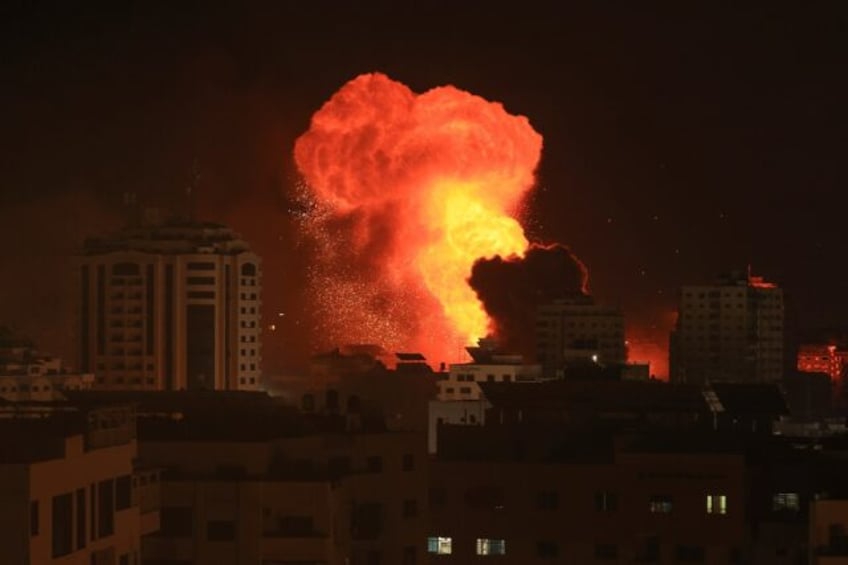 hamas threatens to kill hostages over israeli strikes