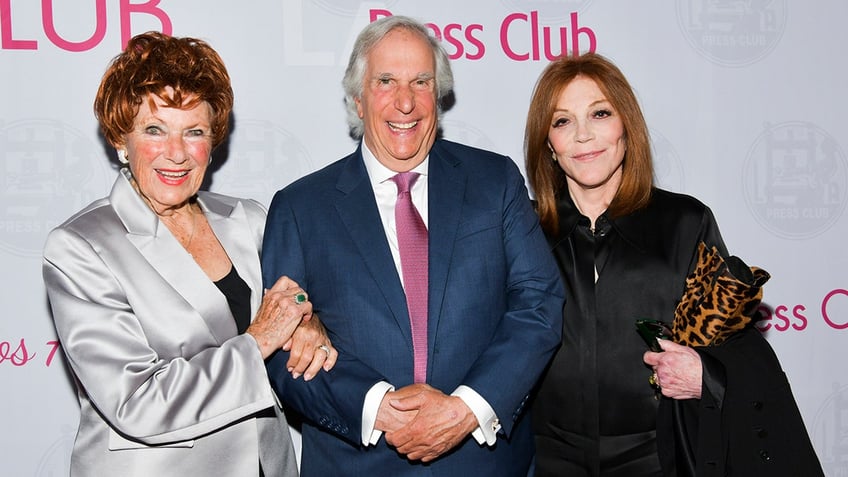 happy days star henry winkler reveals low point in his 45 year marriage not my finest hour