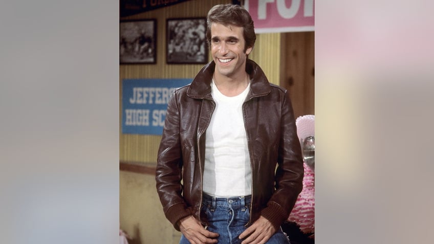 happy days star henry winkler reveals low point in his 45 year marriage not my finest hour