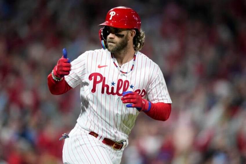 harper schwarber castellanos power phillies past diamondbacks 5 3 in game 1 of nlcs