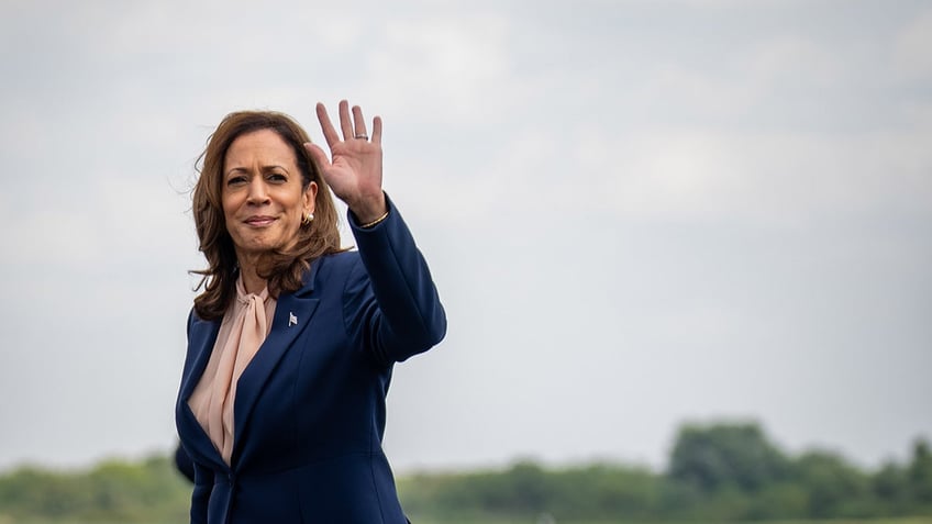 Kamala Harris in Philadelphia waving