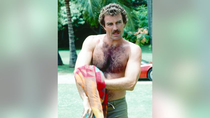 Tom Selleck shirtless