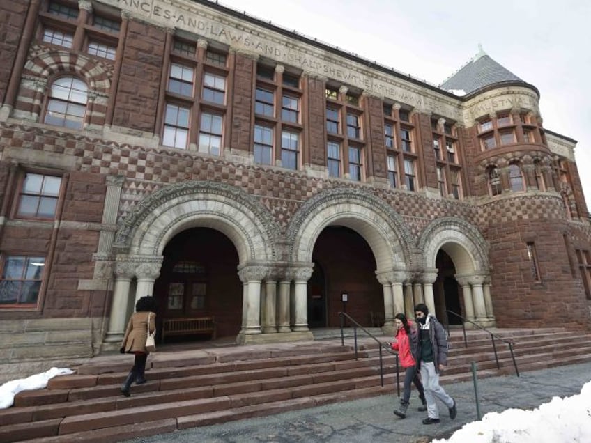 Harvard Law School (Steven Senne / Associated Press)