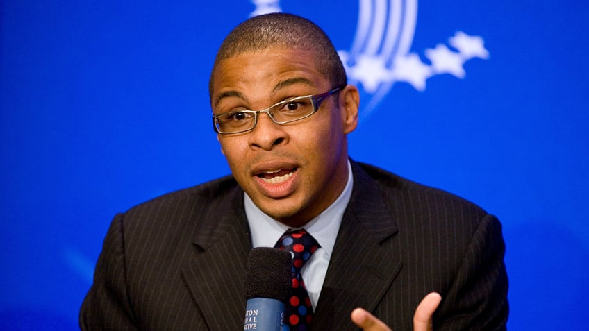 Harvard professor Roland Fryer