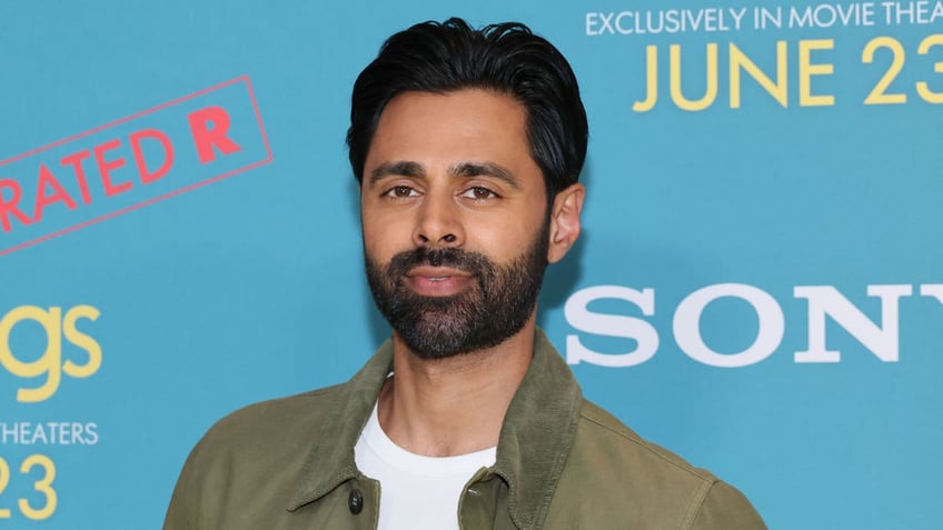 hasan minhaj responds to allegations of faking racism i made artistic choices and i am sorry